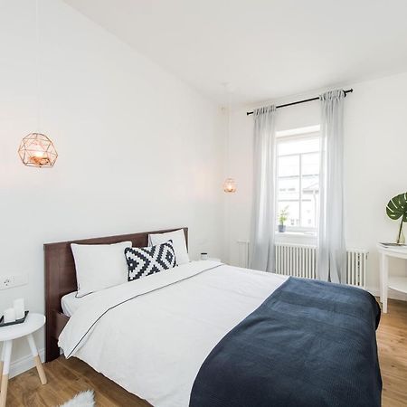 Stylish Apartment In The Heart Of Kaunas Old Town Exterior photo