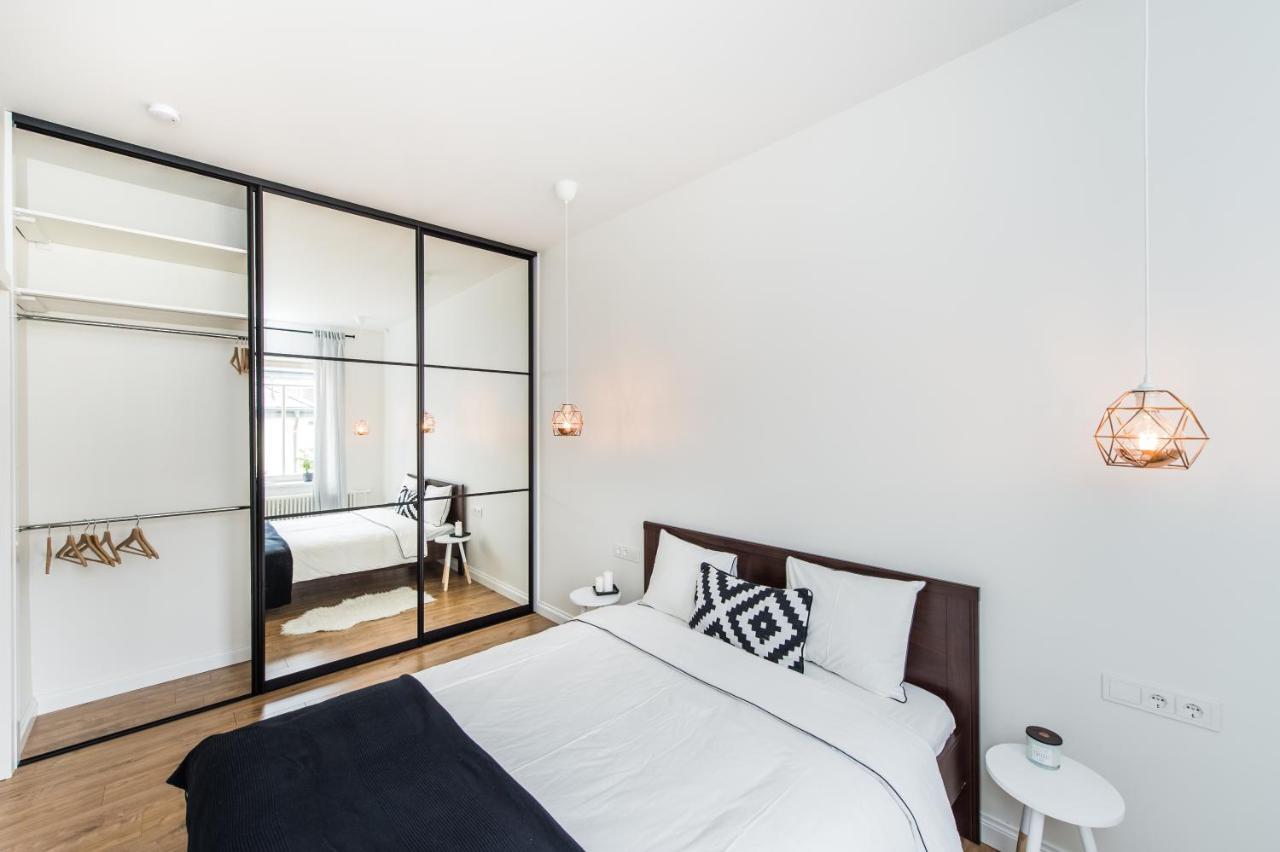 Stylish Apartment In The Heart Of Kaunas Old Town Exterior photo